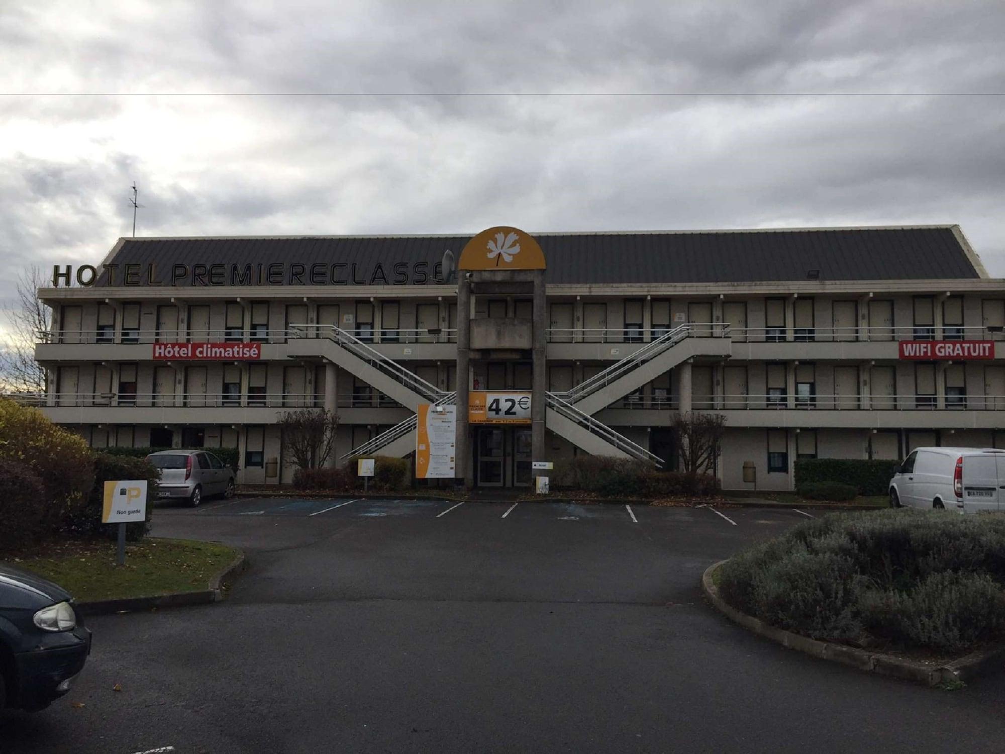 Premiere Classe Bourges Bagian luar foto
